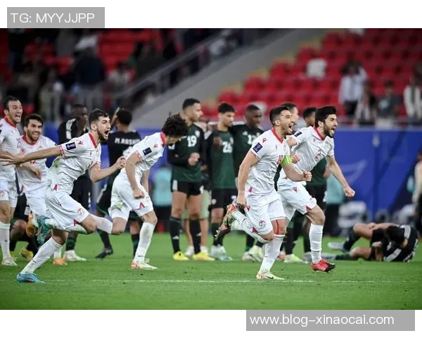 世预赛焦点对决日本队迎战伊拉克队力争小组出线资格